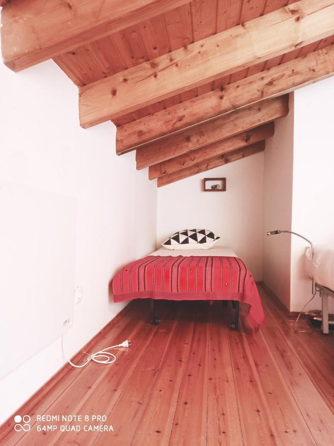 Homestay Attic Private Bedroom Алжезур Экстерьер фото