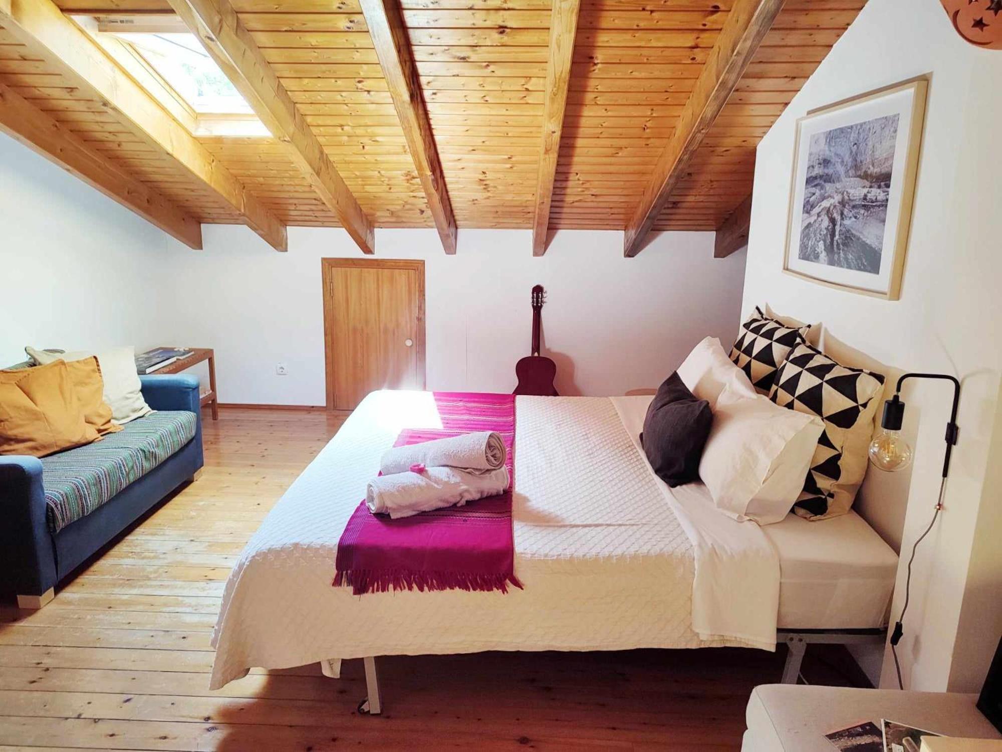 Homestay Attic Private Bedroom Алжезур Экстерьер фото