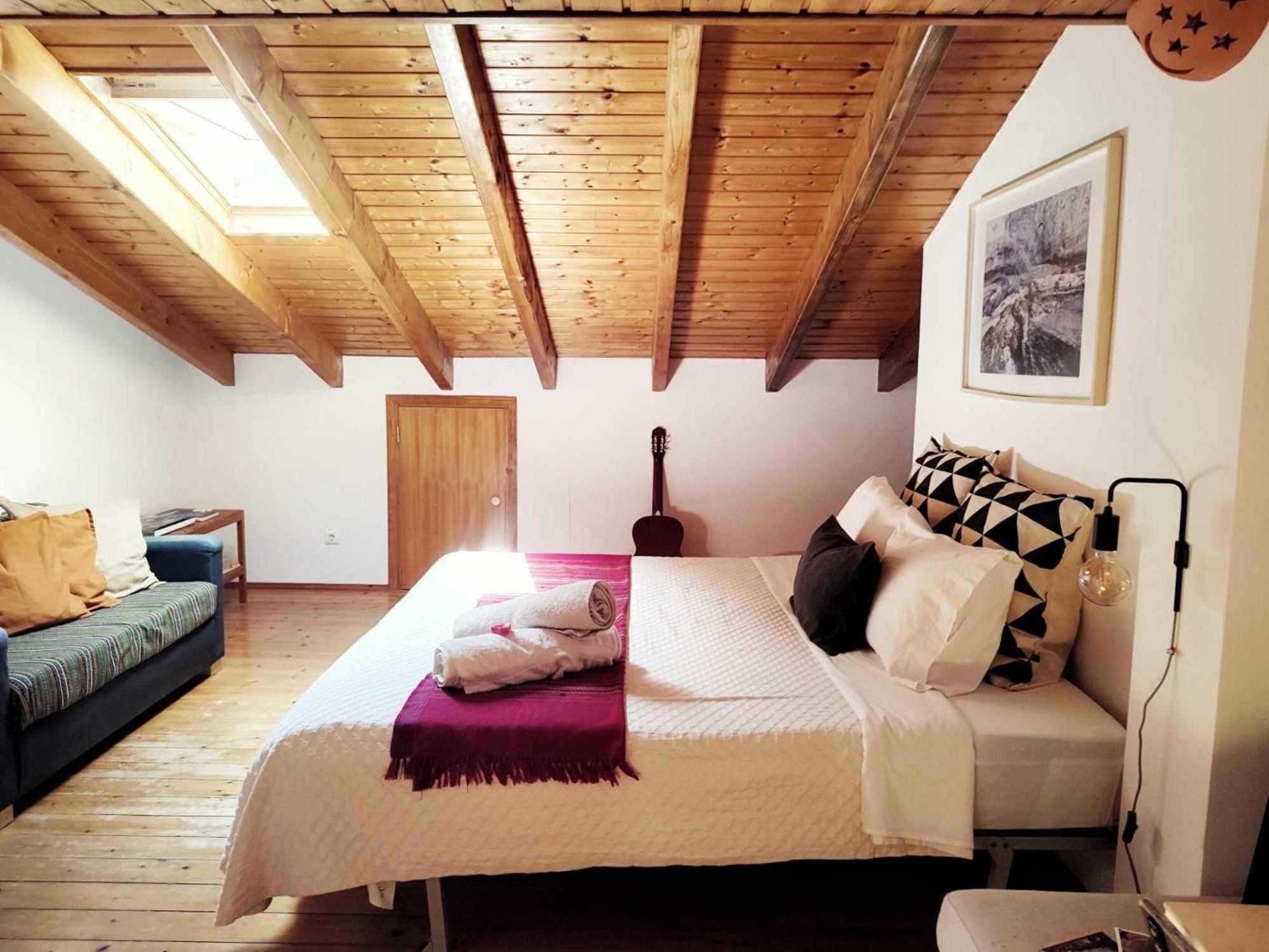 Homestay Attic Private Bedroom Алжезур Экстерьер фото